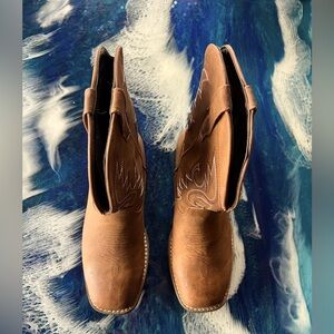 NWOB MENS IUV Square Toe Cowboy Boots Size 9.5 Brown Please OFFER or BUNDLE